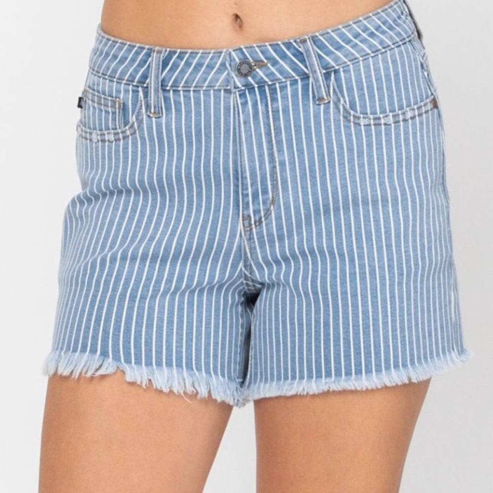 🆕 Judy Blue Stripe Cut Off Shorts